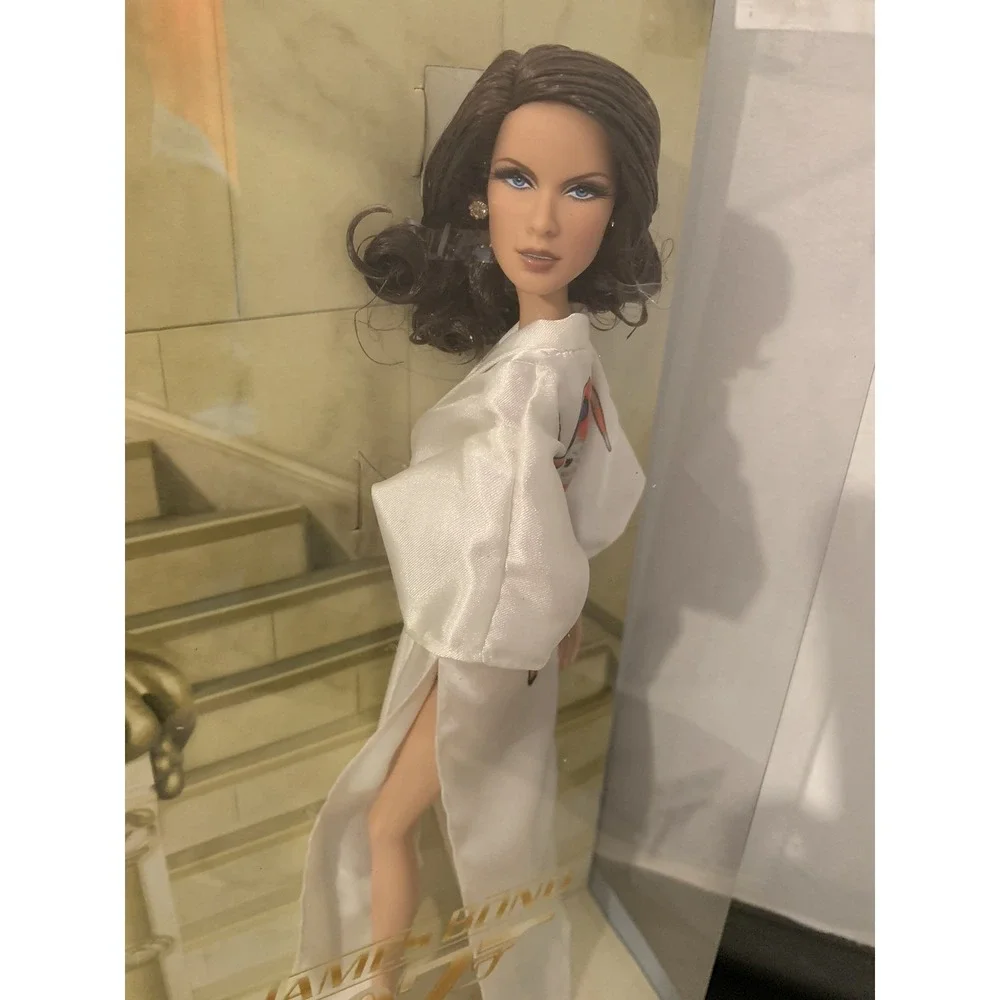 OCTOPUSSY JAMES BOND 007 - 2010 - BARBIE COLLECTOR BLACK LABEL NEW IN BOX